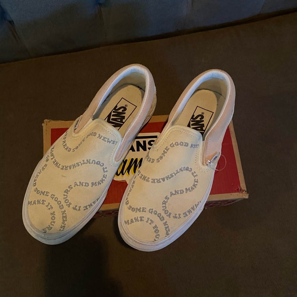 Vans Slip-on Vans Family Exclusive "Make It Yours"  Size 4.5 men’s / 6 women’s